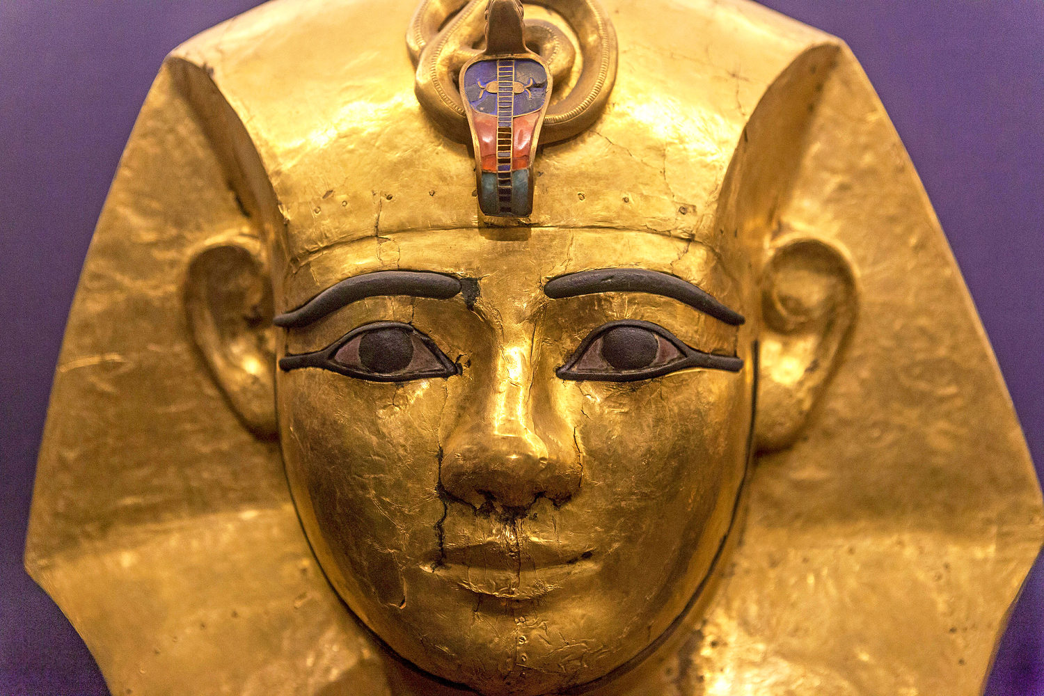 Hunt on for pharaoh's missing 3,000-year-old gold bracelet