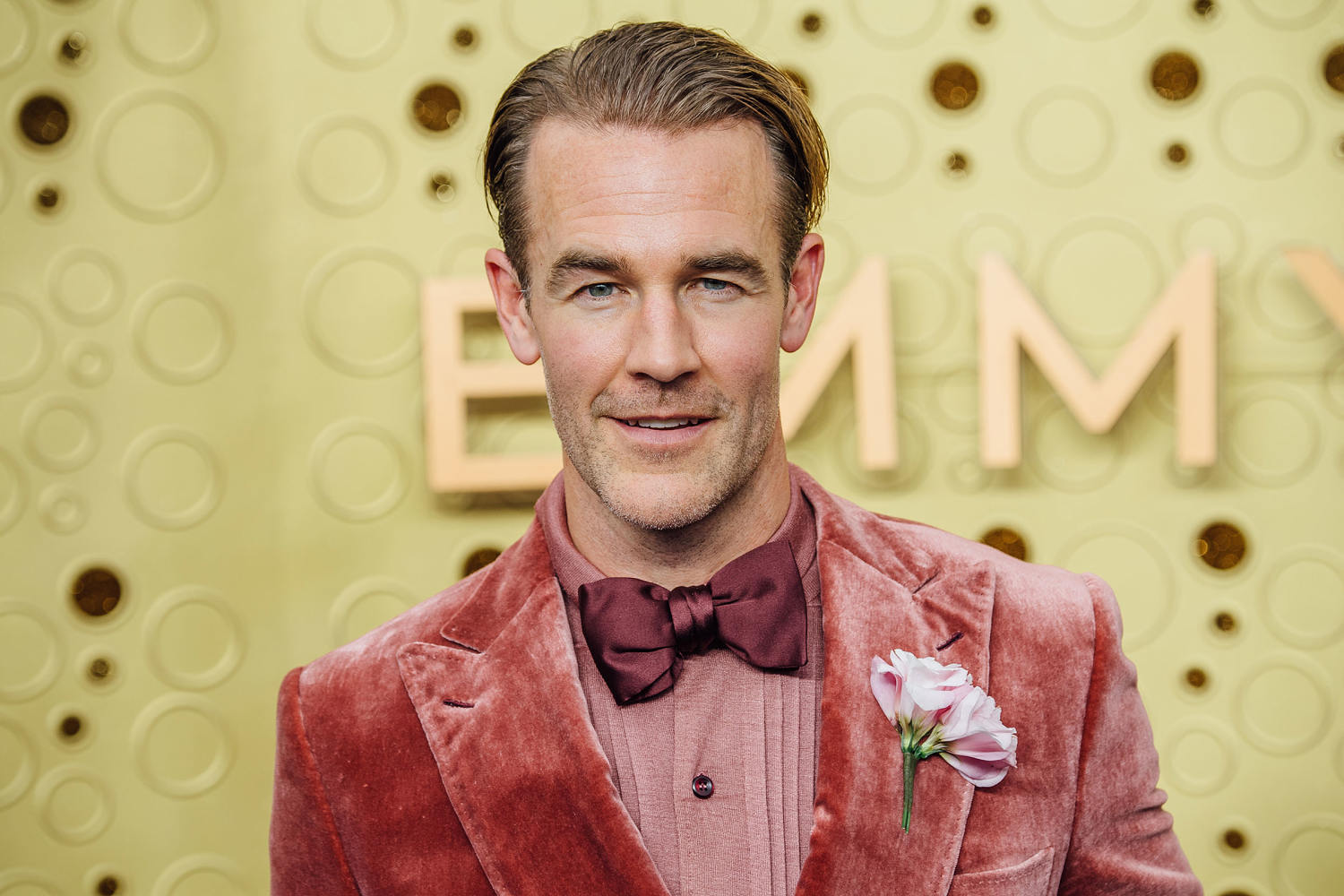 Watch James Van Der Beek's Family Sing 'Dawson's Creek' Theme Song Alongside Cast