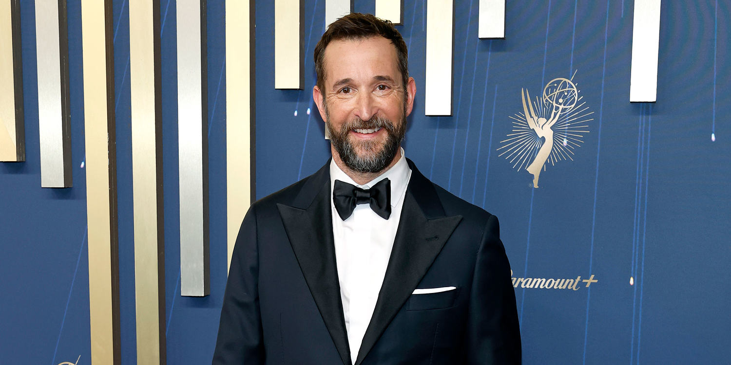 Noah Wyle's Hidden Tribute To 'The Pitt' in His Emmys Tux