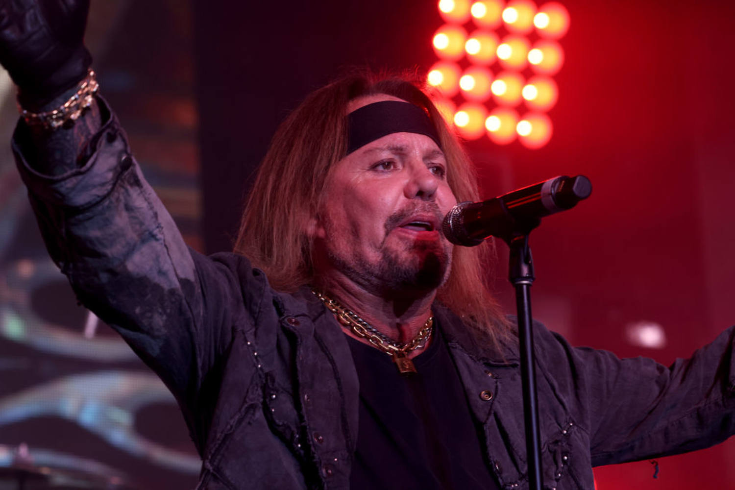 Mötley Crüe Singer Vince Neil Reveals He Had Stroke That Temporarily Paralyzed His ‘Whole Left Side’