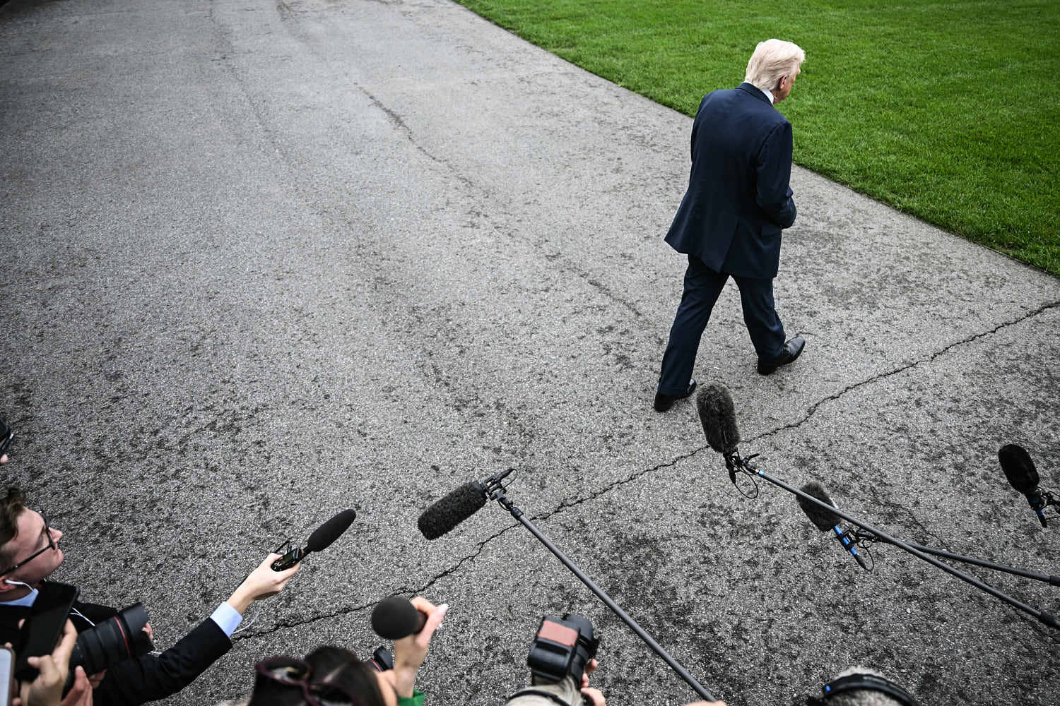 Trump administration uses gov't websites and email messages to pin the shutdown on Democrats