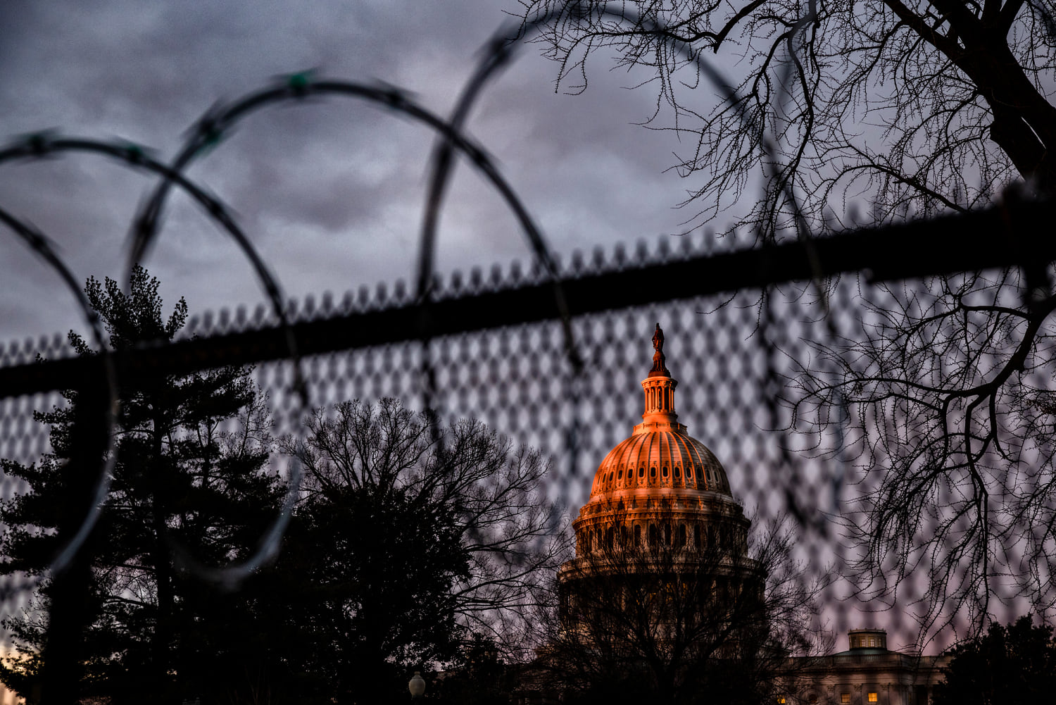 What the early polls say about the shutdown