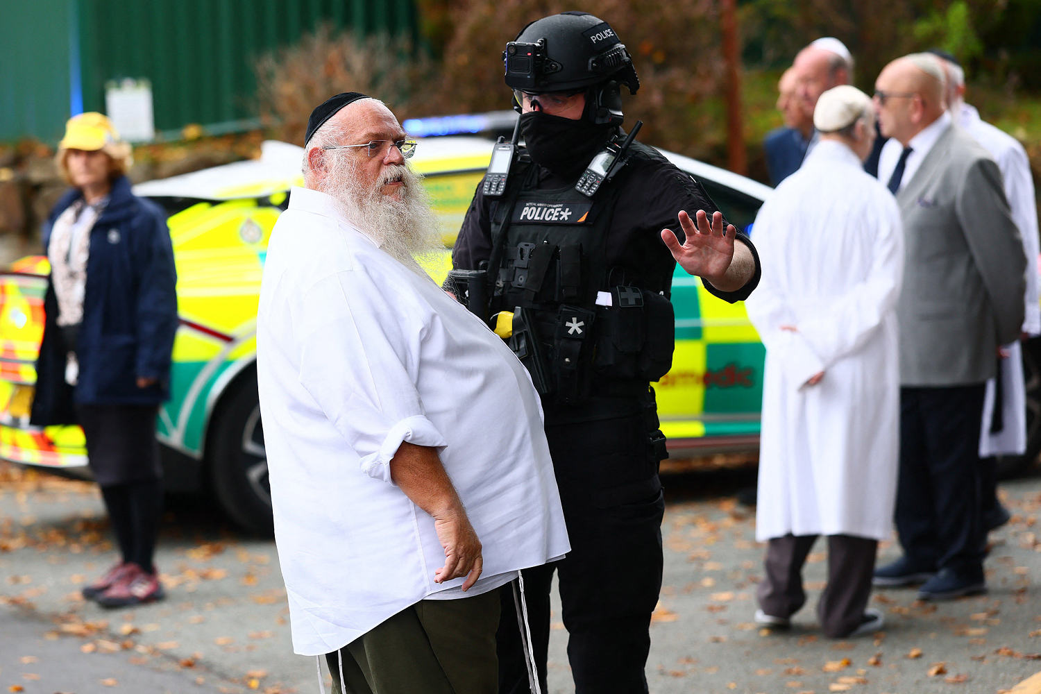 Car ramming and stabbing outside U.K. synagogue leaves 4 injured and suspect shot, police say