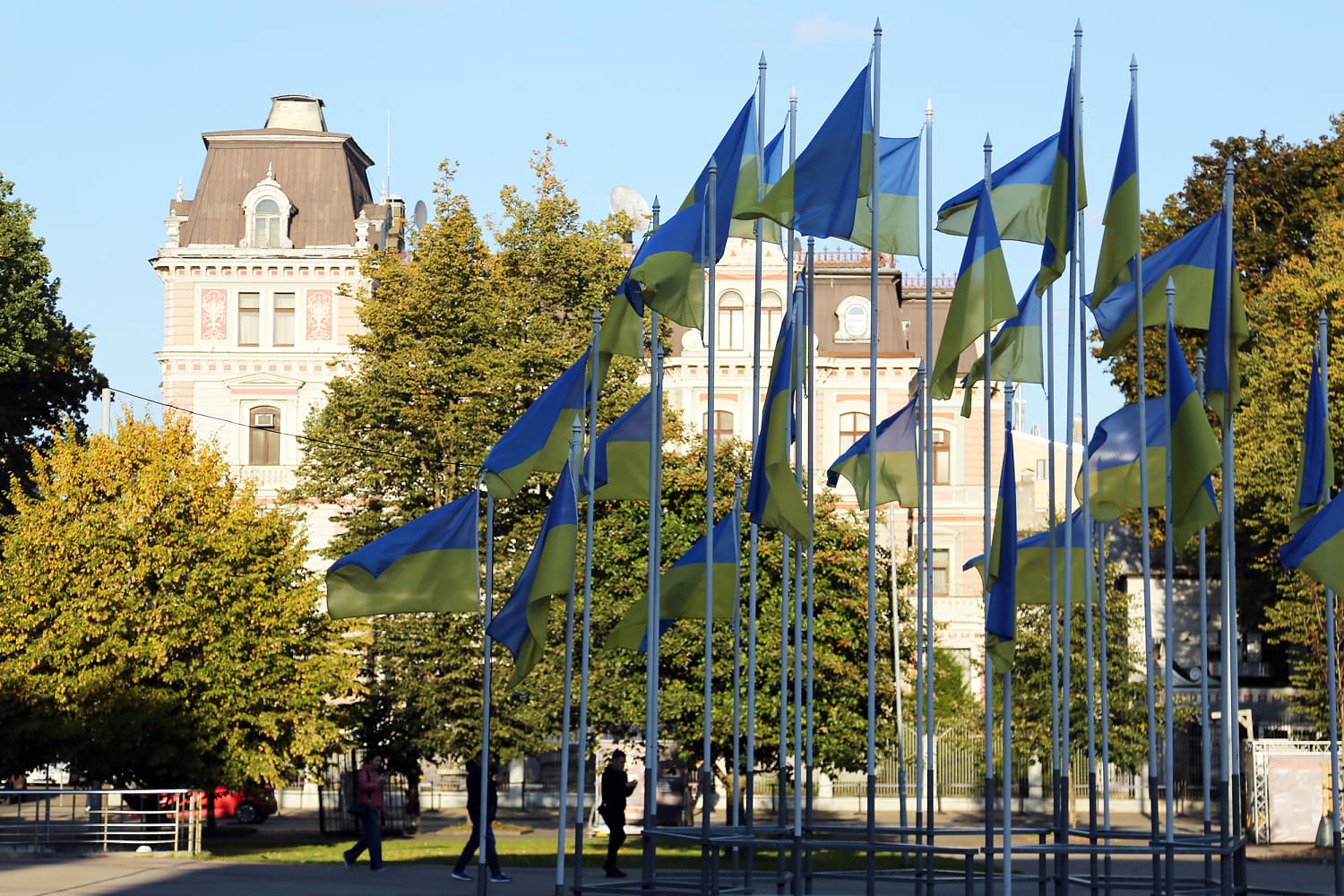 Baltic nations prepare defenses fearing a conflict with Russia