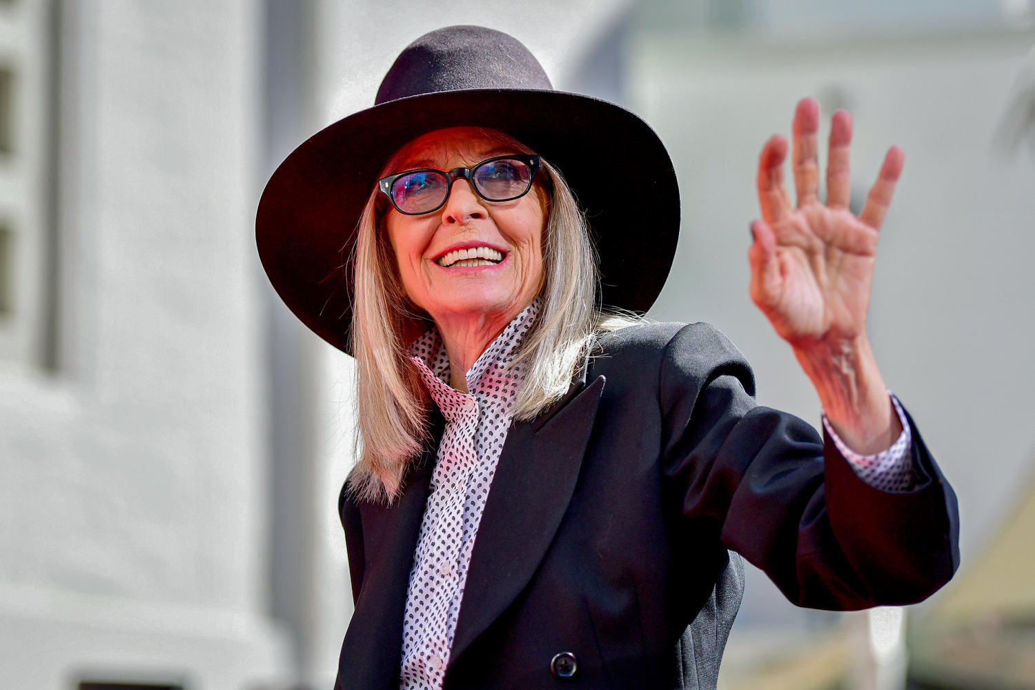 What is pneumonia, the lung infection that caused Diane Keaton's death?