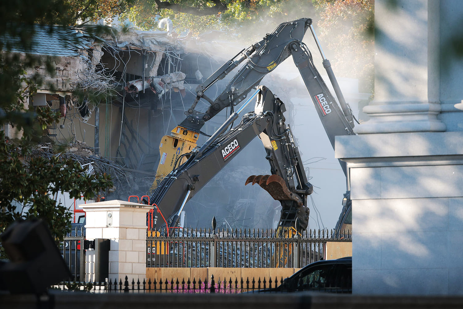 Demolition of the White House's East Wing facade starts for Trump's ballroom project