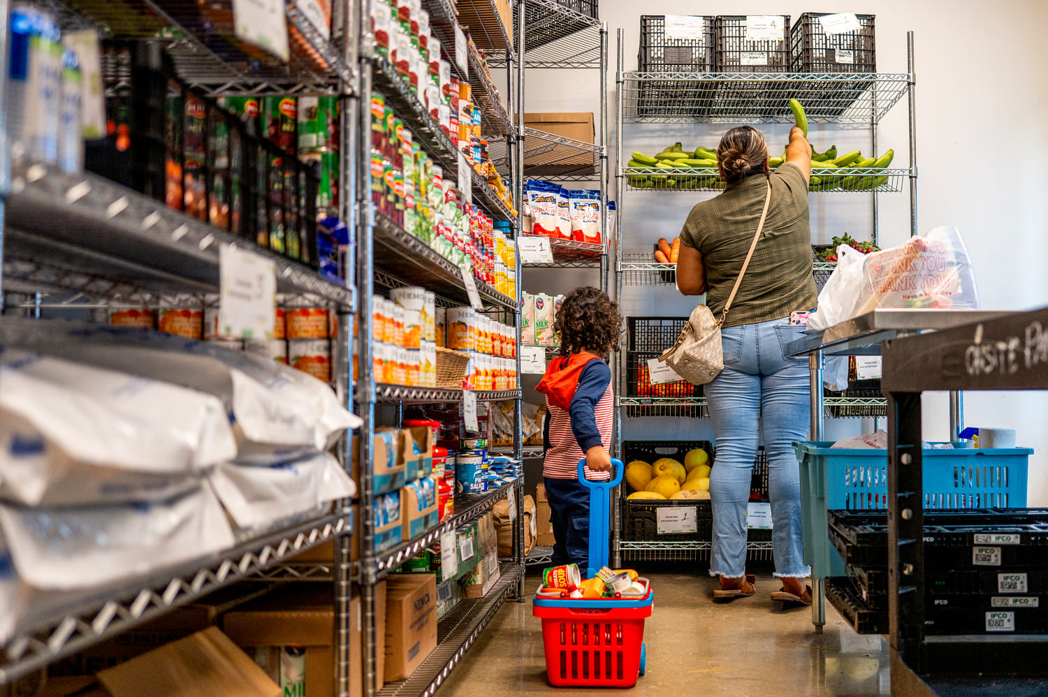 Food banks and community groups brace for spike in demand as shutdown continues