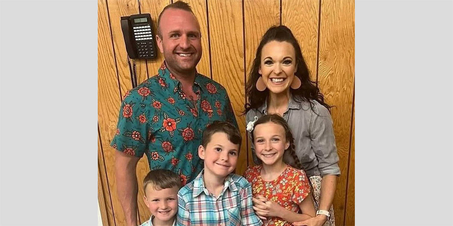 Illinois governor candidate's son, daughter-in-law and 2 grandkids killed in helicopter crash