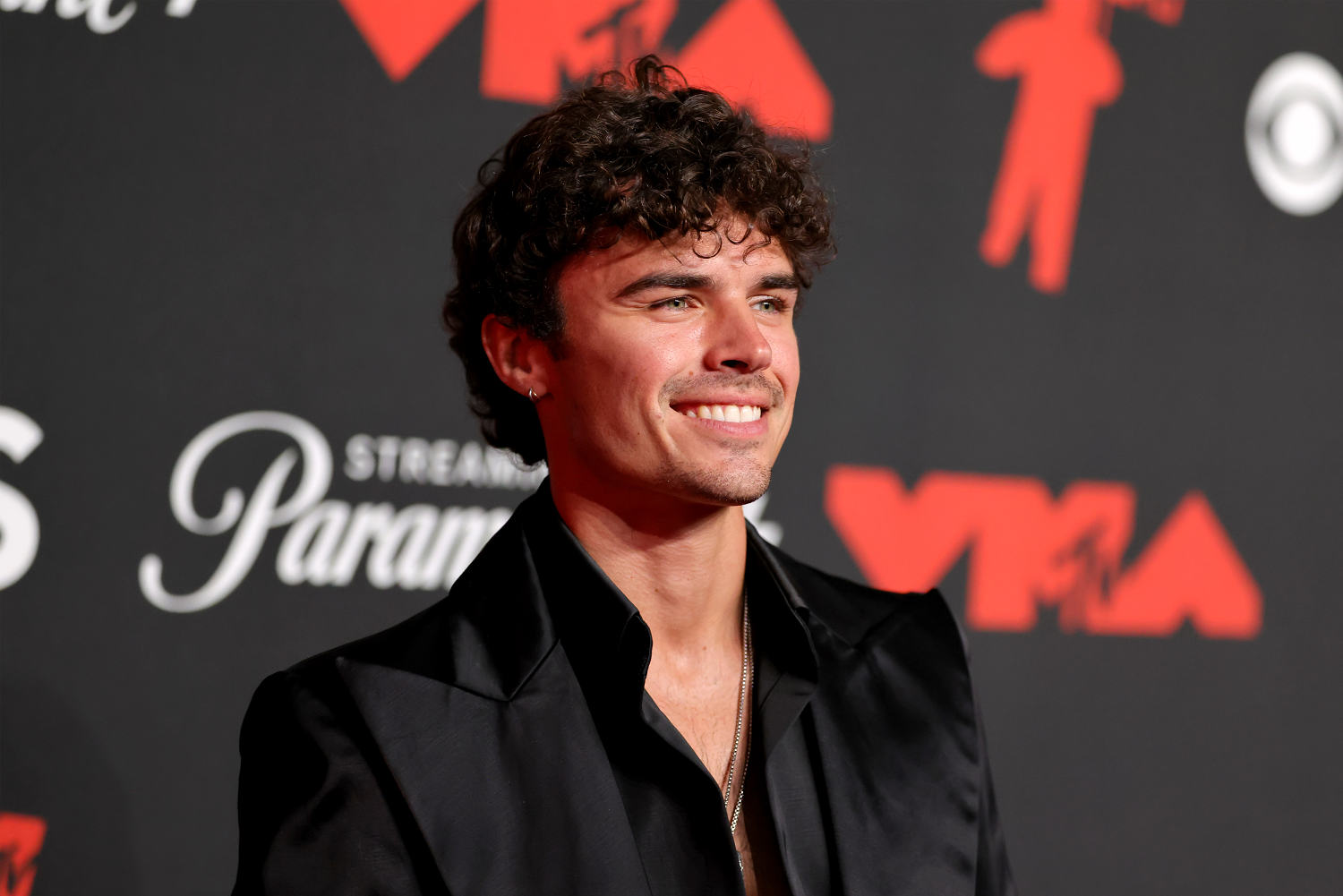 ‘Love Island’s’ Nic Reveals Special Someone He's Hoping to See at the NYC Marathon Finish Line