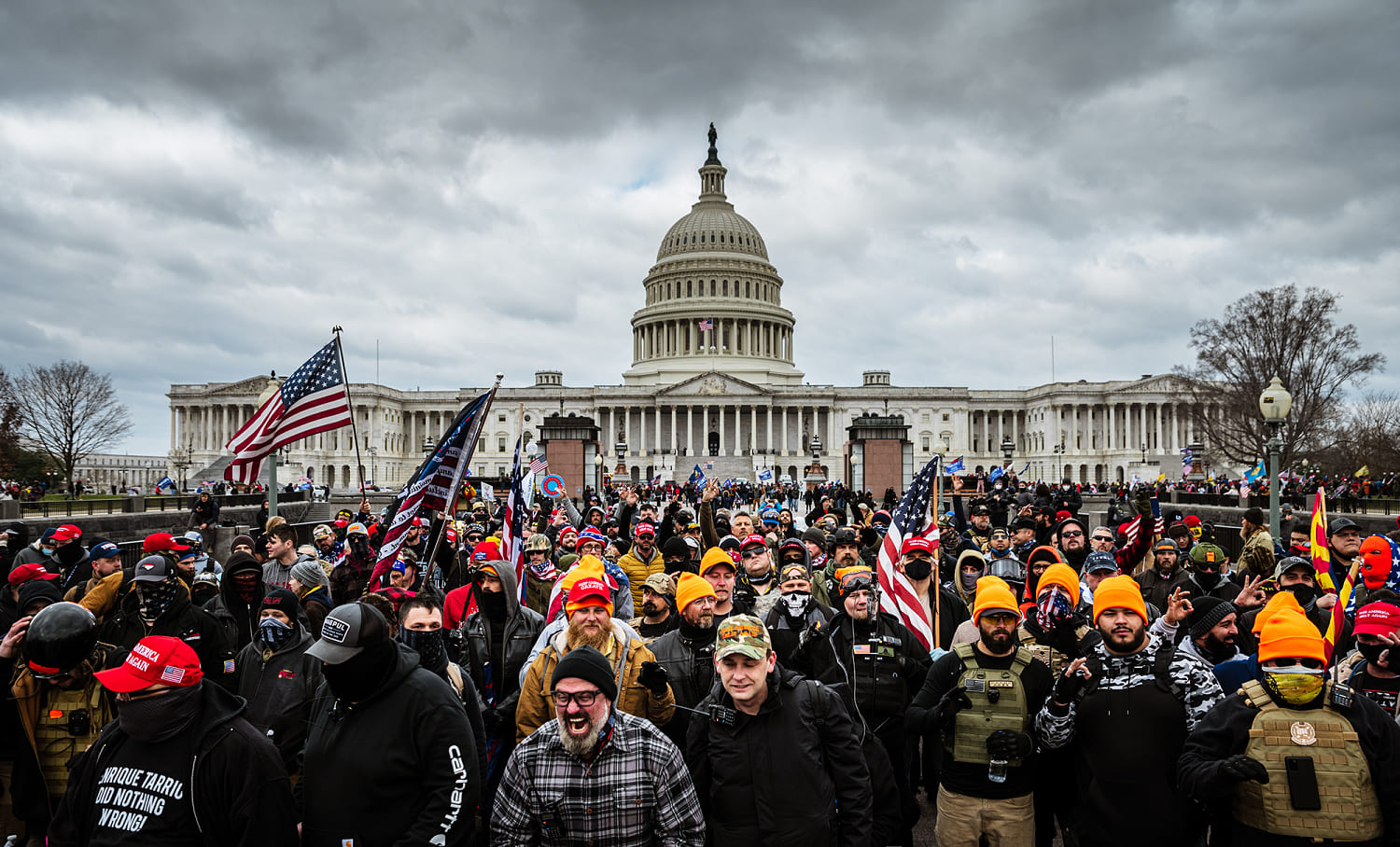 Bipartisan funding bill would allow senators to sue over government searches of their phone records