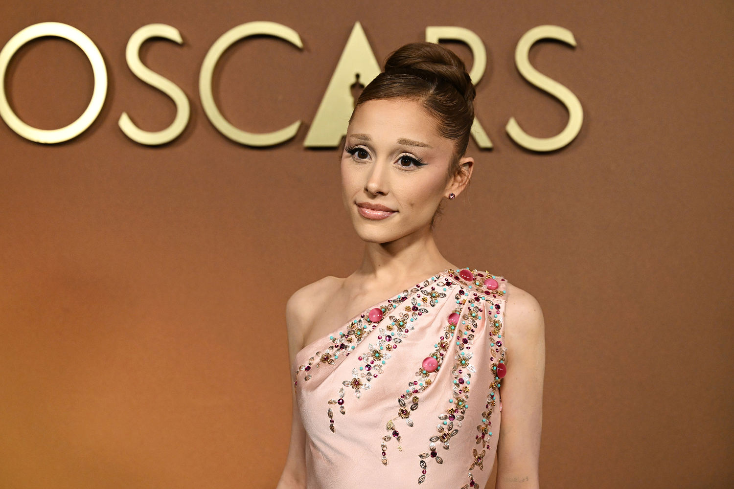 Ariana Grande Gives ‘Loving Reminder’ About Body-Shaming