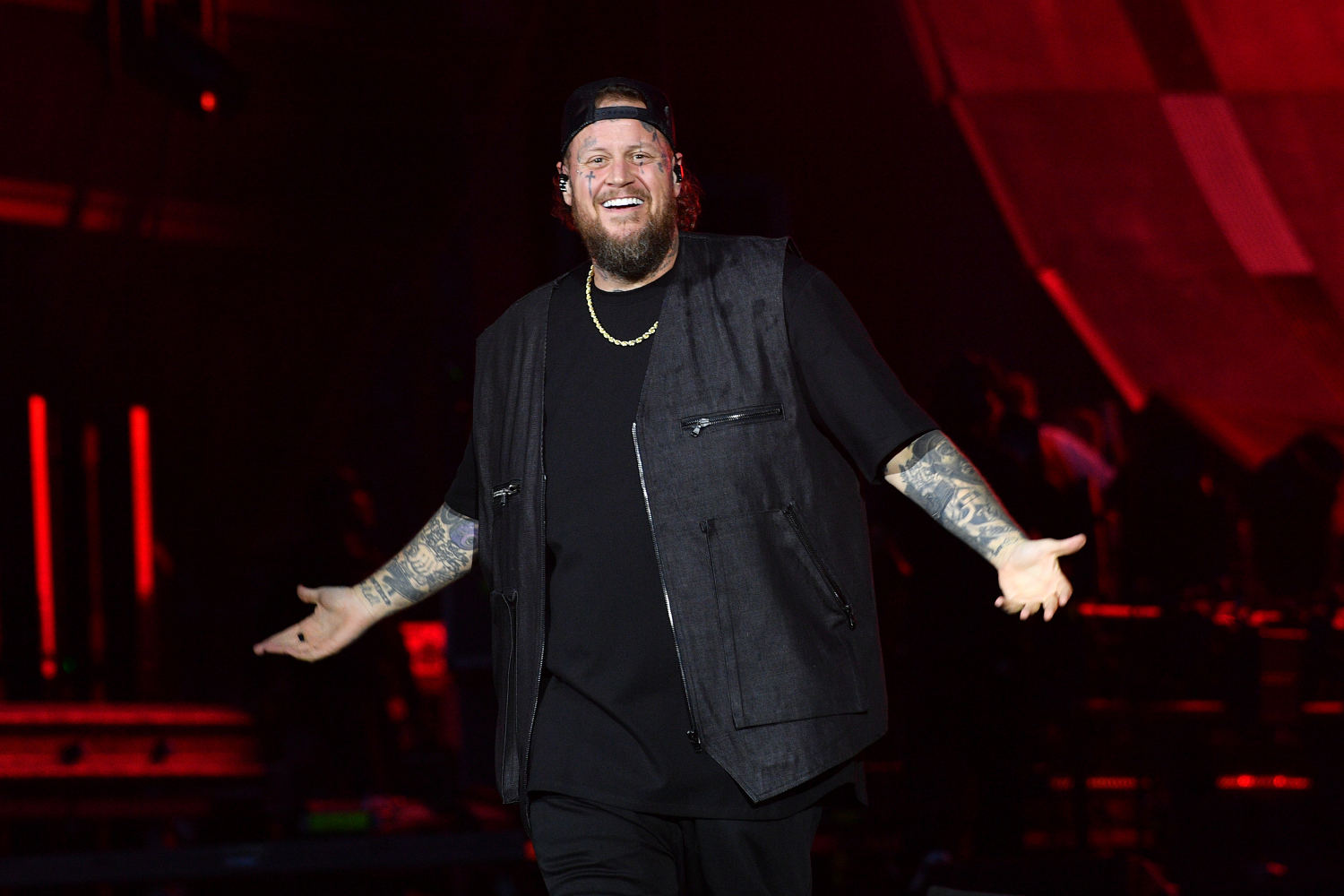 Jelly Roll Looks Unrecognizable After Shaving His Face