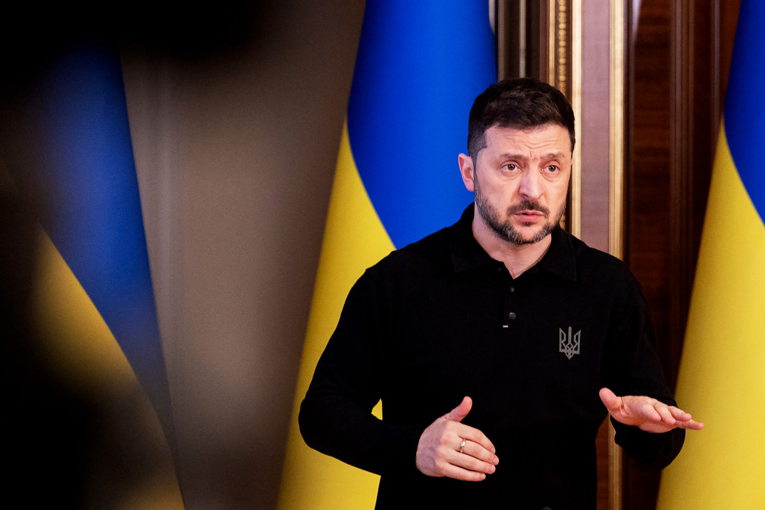 Amid pressure from U.S., Zelenskyy says he's open to an election that might be impossible