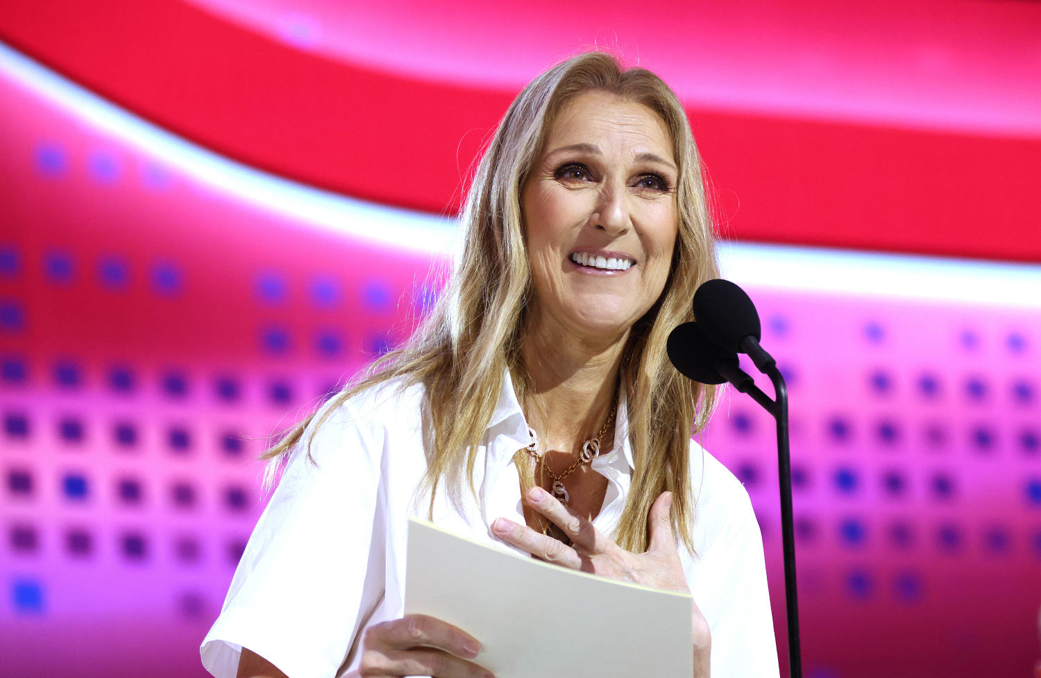 Céline Dion Sings 'All By Myself' for Christmas ... As the Grinch