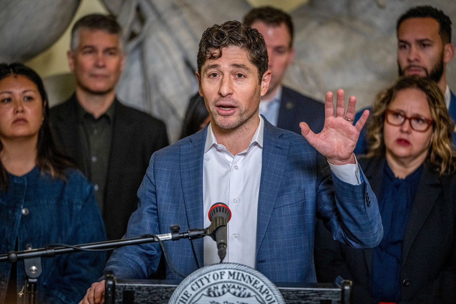 Minneapolis mayor says there's a 'deep mistrust' of federal investigation of ICE shooting