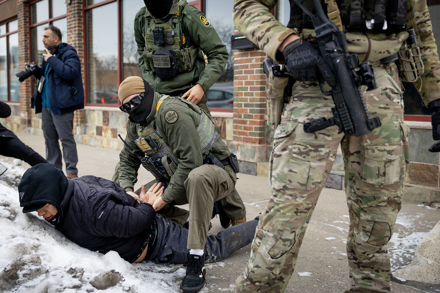 Republicans pass bill to fund ICE and Border Patro