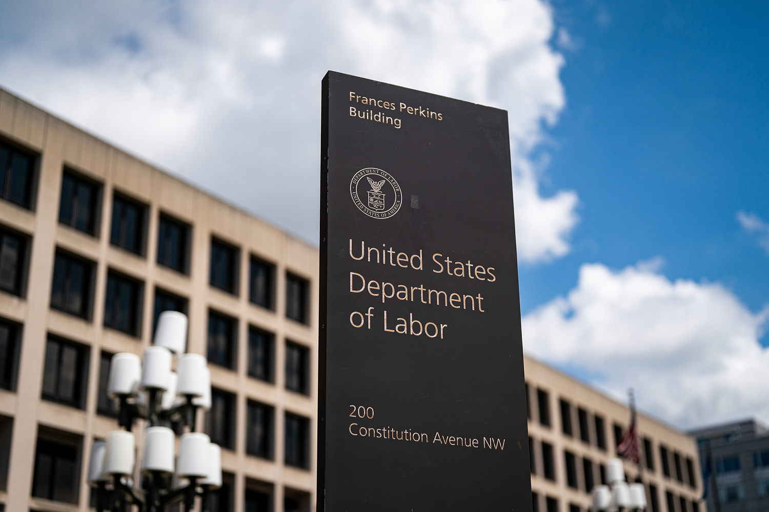 Trump names veteran economist to lead Bureau of Labor Statistics after firing agency's chief