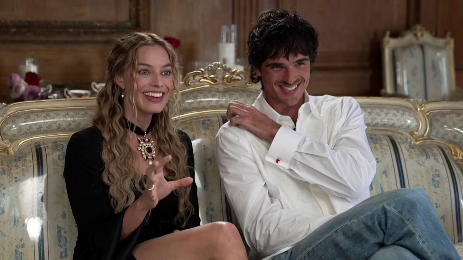 Margot Robbie and Jacob Elordi Reveal ‘Wuthering Heights’ Director Made Shrines of Them In Their Dressing Rooms