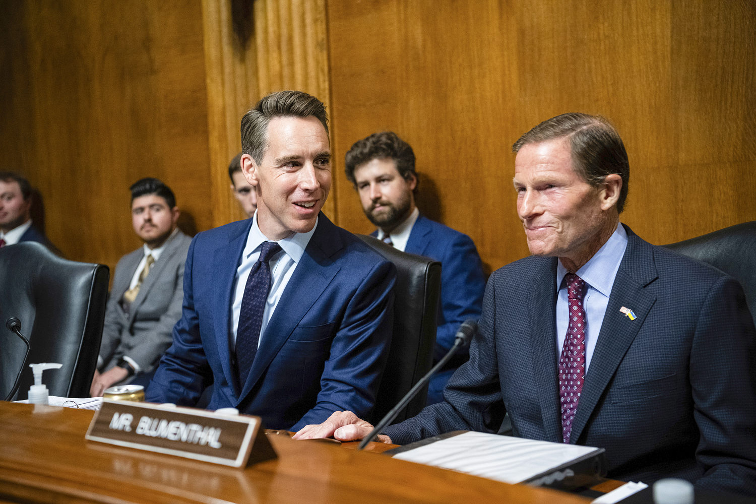 Senators introduce first bipartisan effort to curb utility bill hikes related to data centers