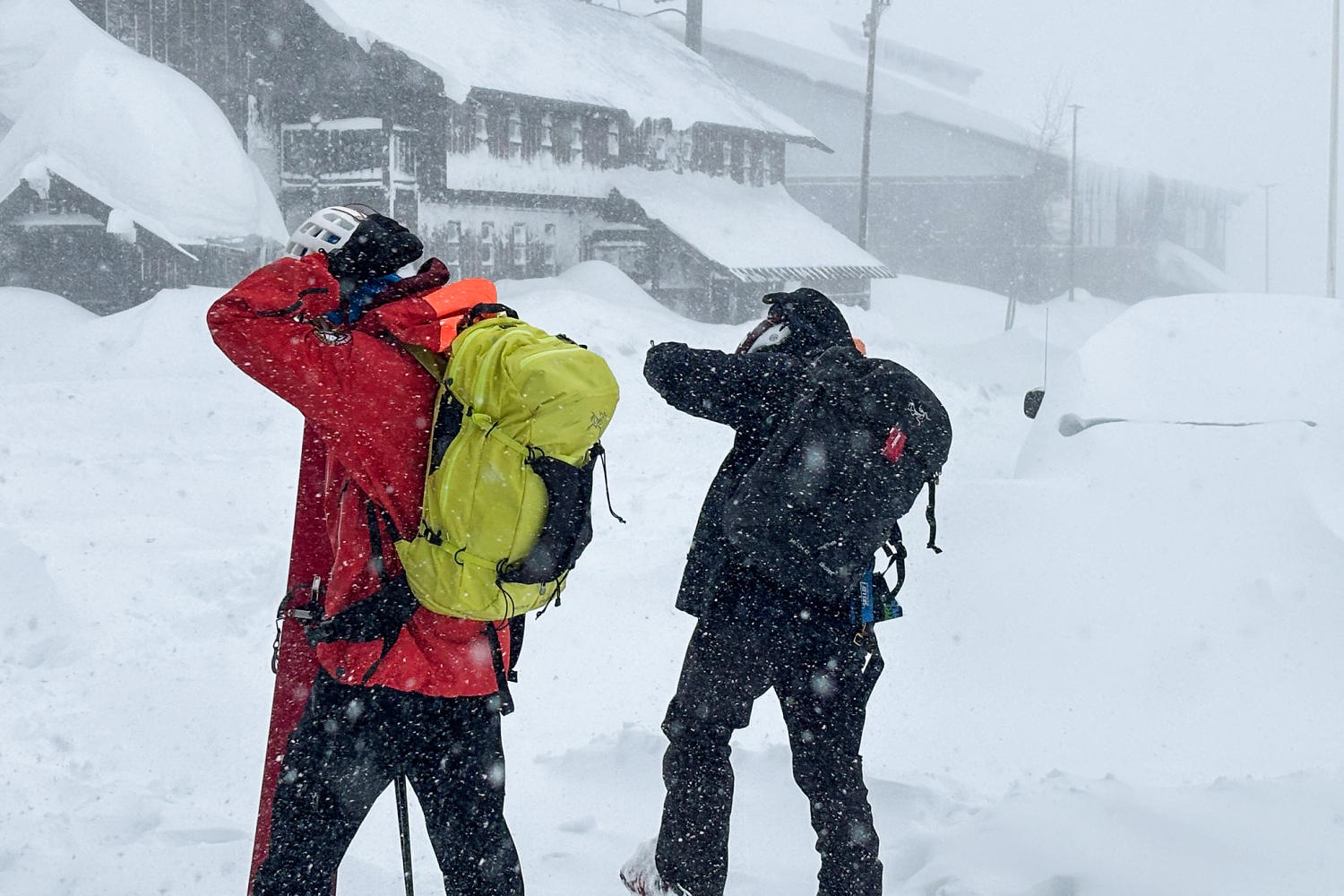 8 skiers dead after avalanche near Lake Tahoe