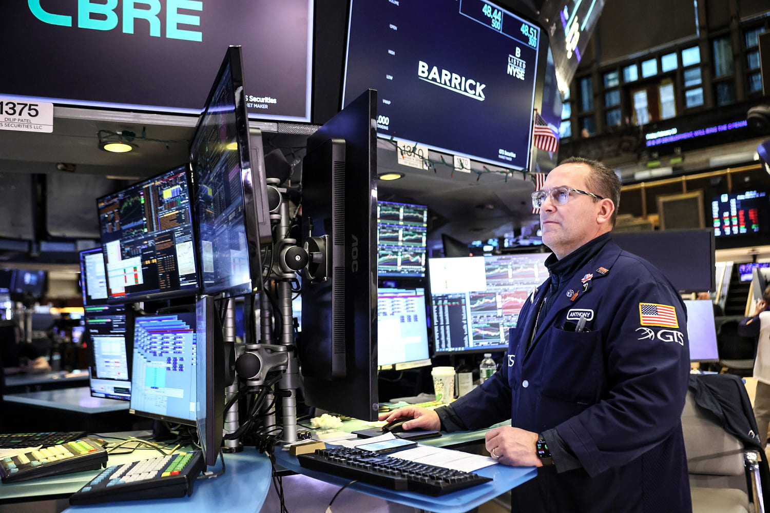 U.S. stocks rally after Supreme Court strikes down most of Trump's tariffs