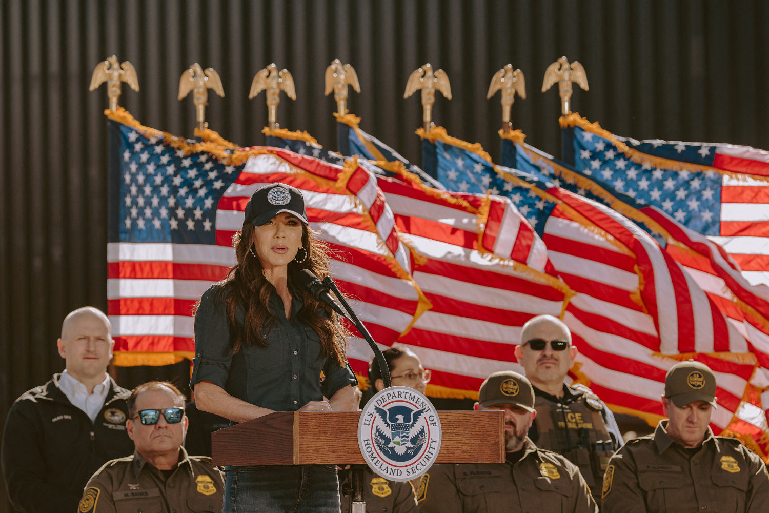Noem handpicked contractors to lead a $100 million ICE recruitment campaign, sources say