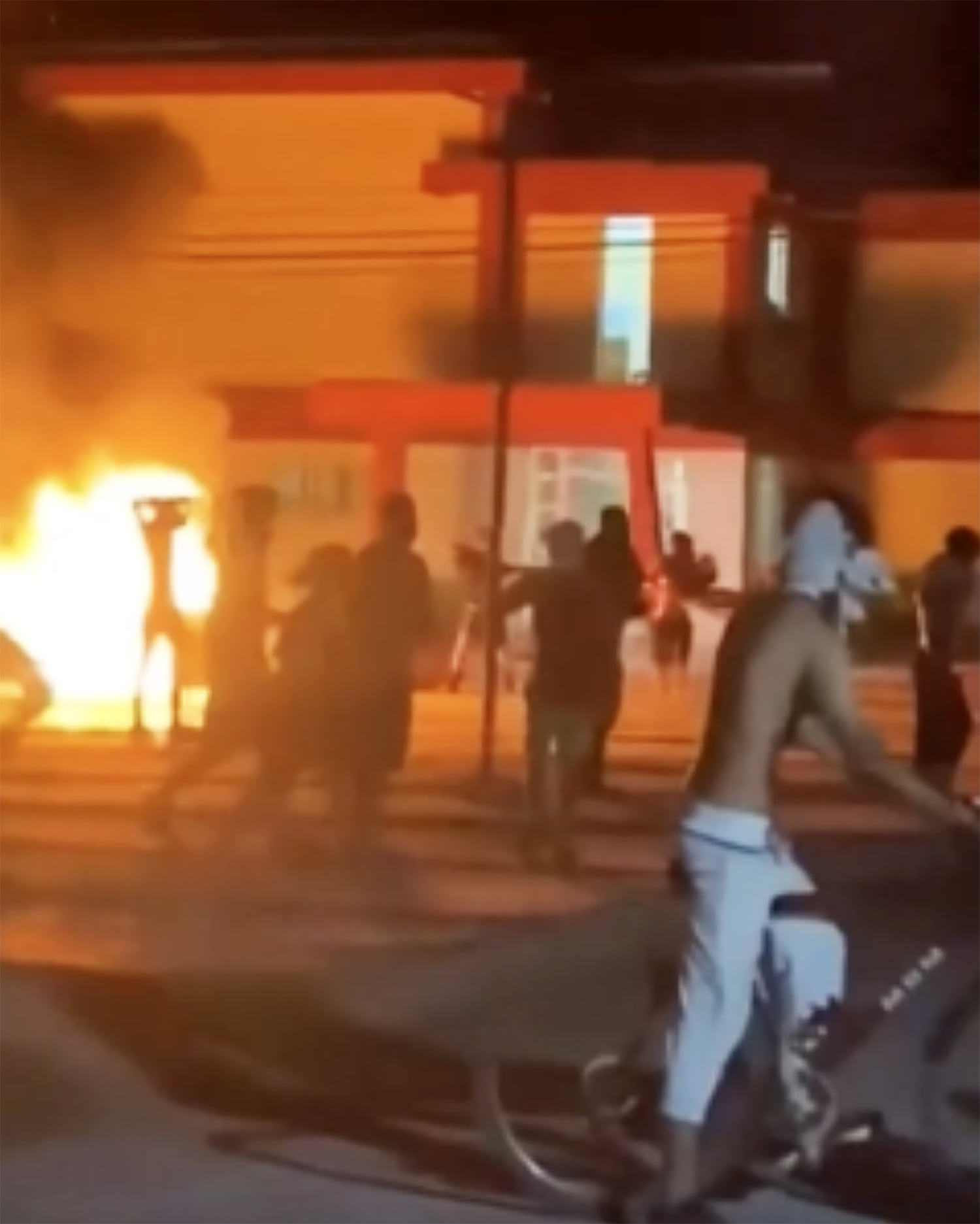 Cuba will allow nationals abroad to invest in and own businesses on the island, economic czar says