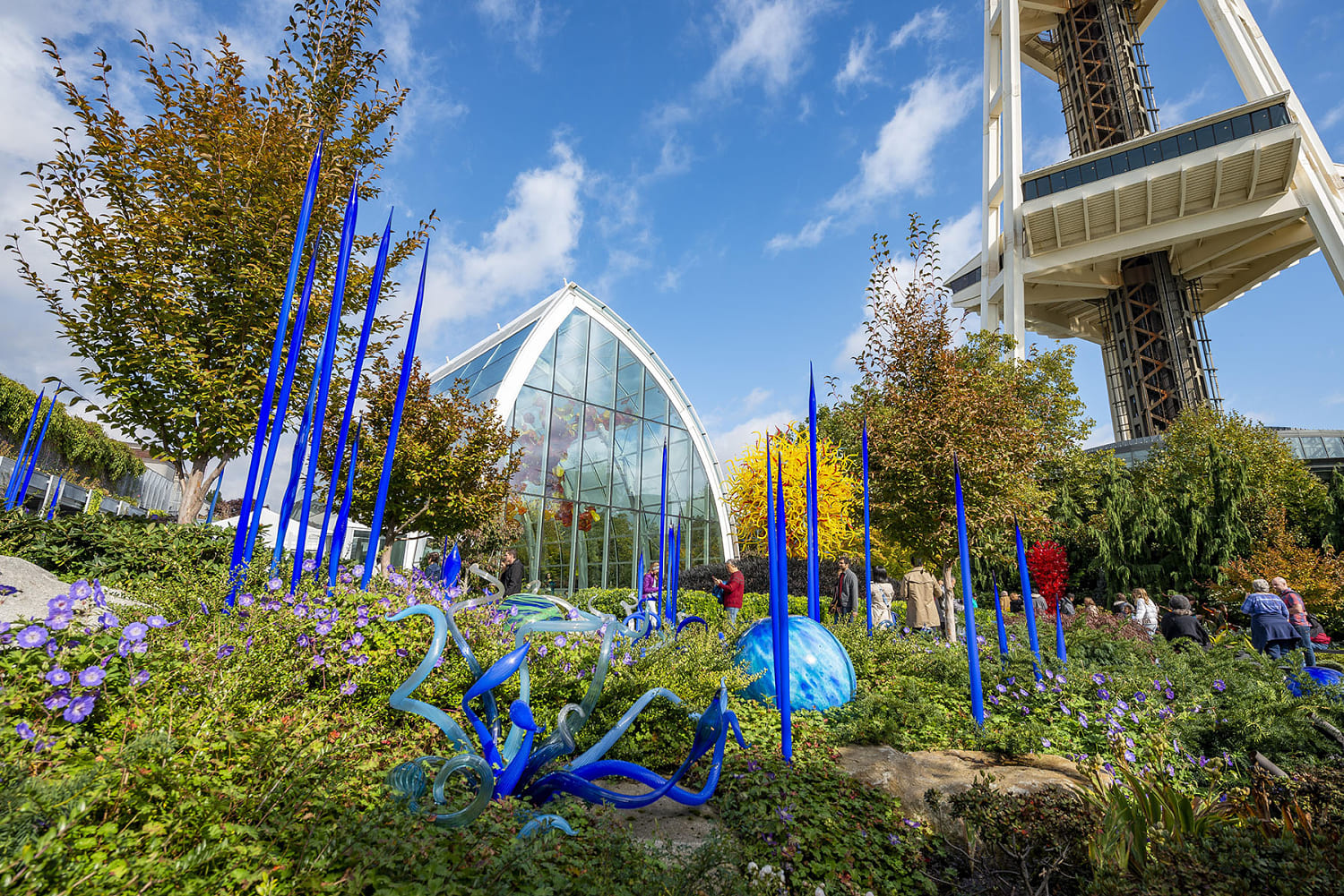 Vandal causes over $240K of damage to glass Chihuly sculptures near Seattle Space Needle