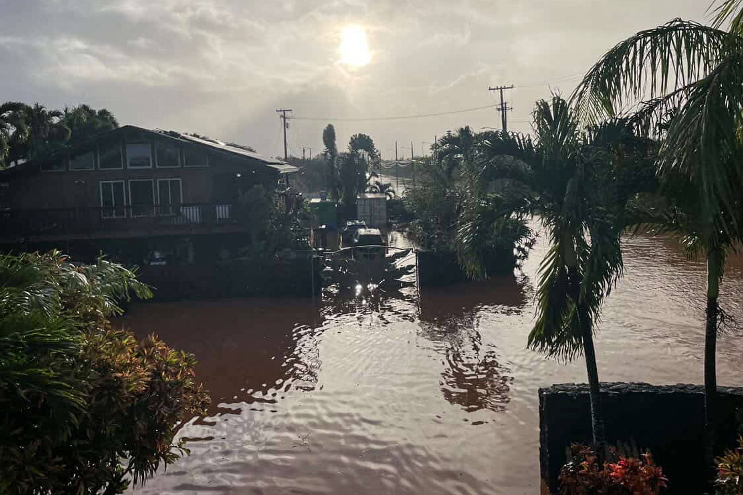 Thousands ordered to evacuate as Oahu floods put dam at imminent risk of failure