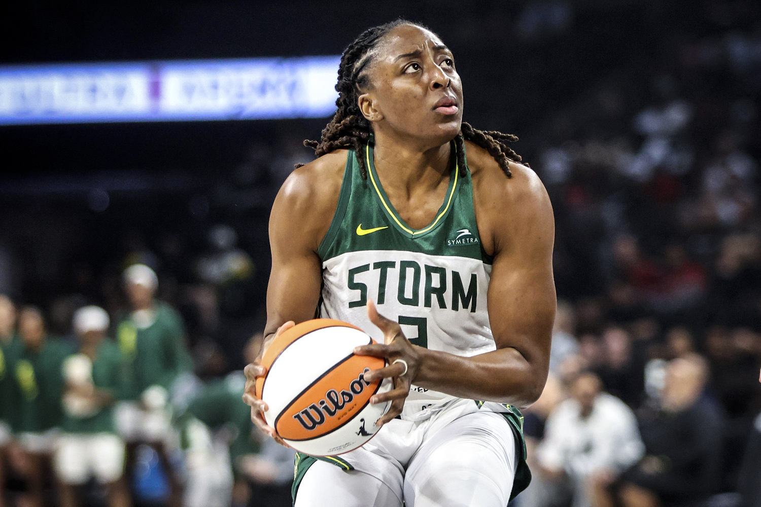 From The Sports Desk: Free agency frenzy