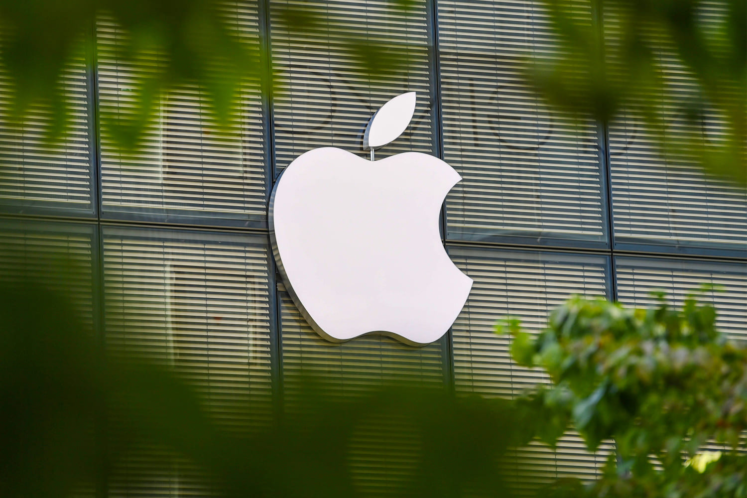 Apple shares plunge after it hikes prices on iPads and laptops