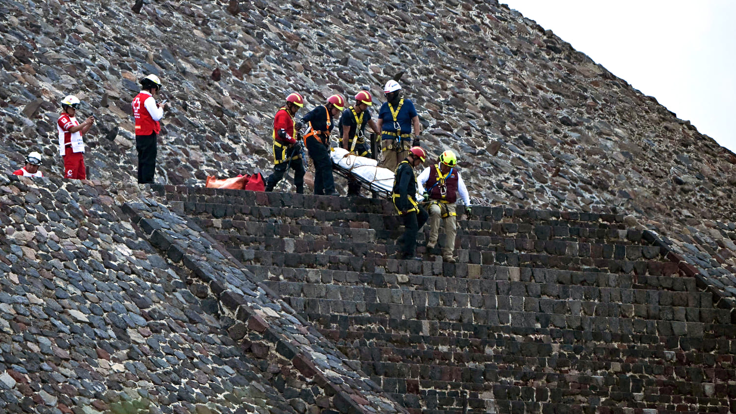 Gunman at Mexico's Teotihuacán pyramids kills Canadian woman, injures others