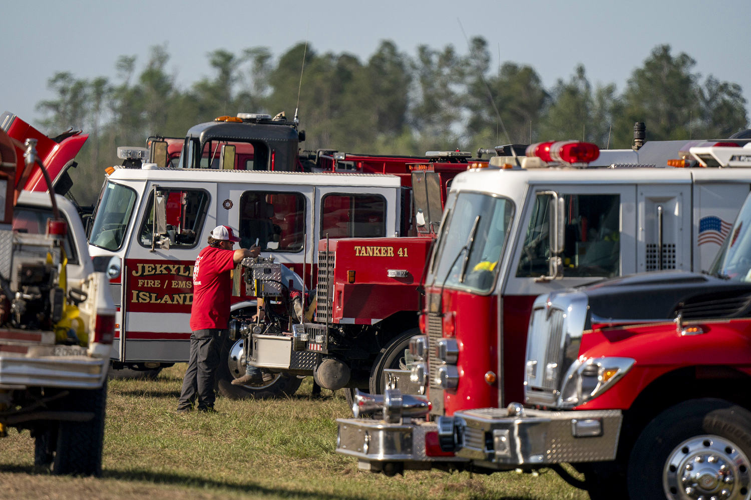 Wildfires rage across Georgia and northern Florida amid severe drought