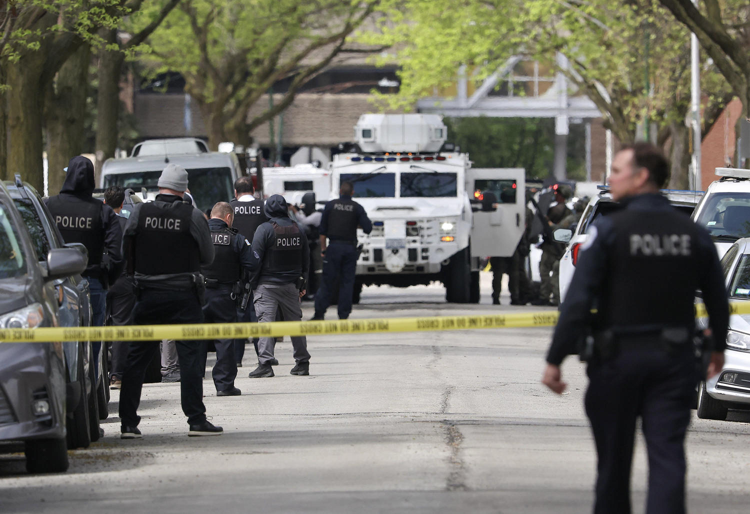Police officer killed, another in critical condition in shooting at Chicago hospital