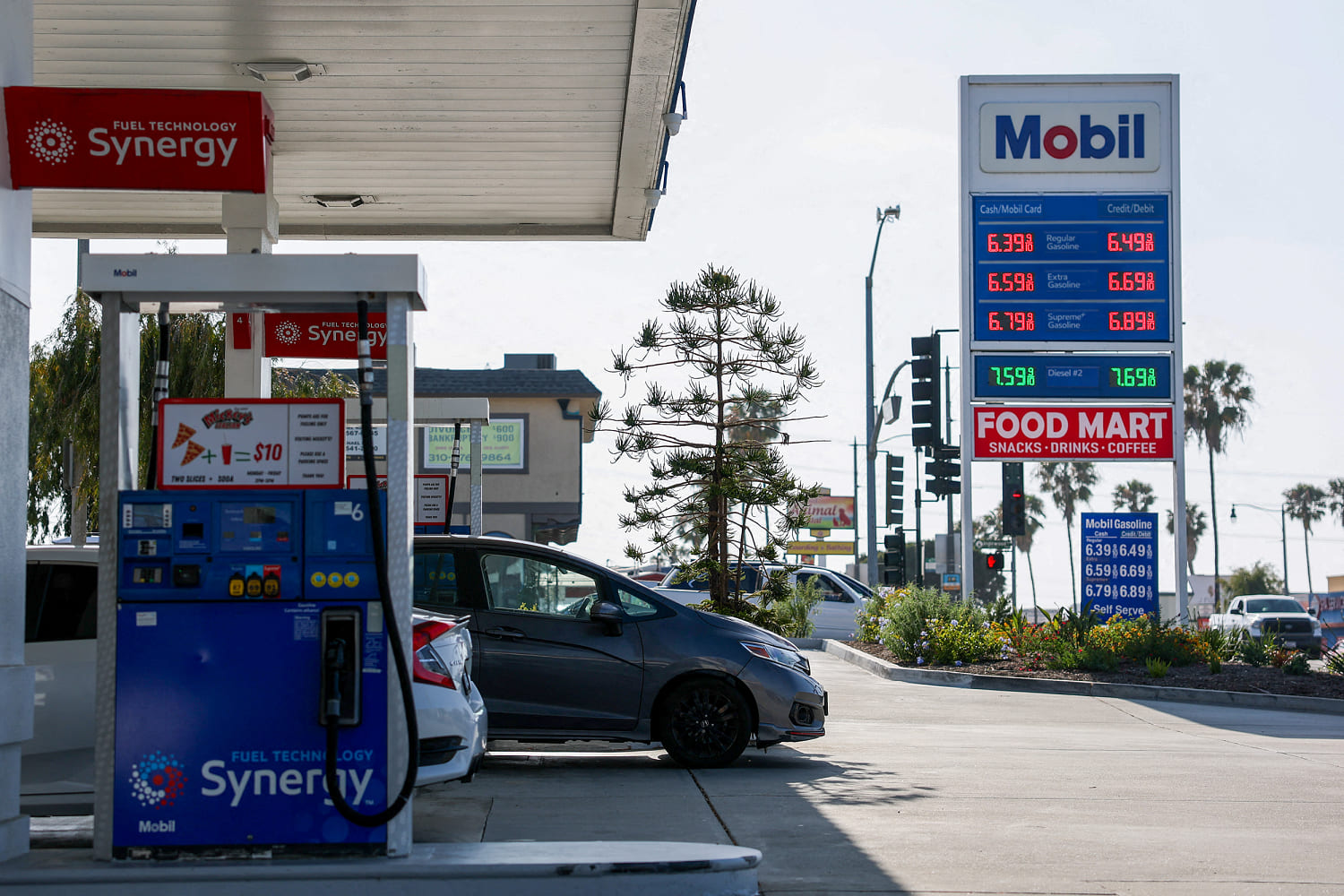 Gas prices hit $4.39 per gallon in biggest one-day jump since Iran ceasefire announced