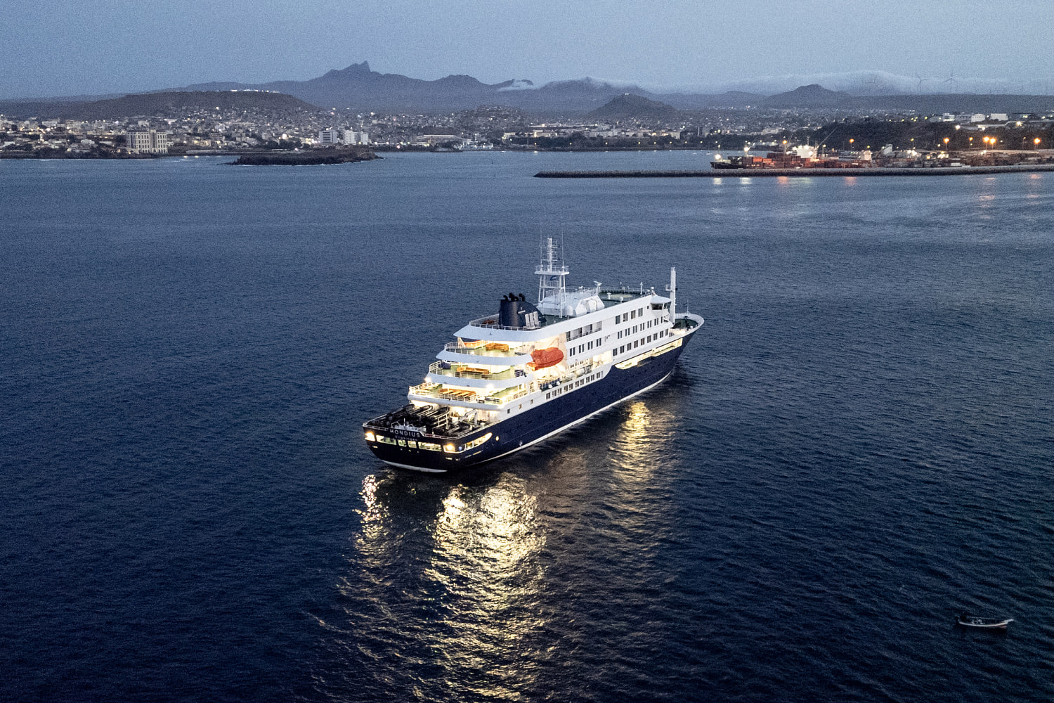 3 sick passengers evacuated from hantavirus-hit cruise ship as new case is confirmed in Switzerland