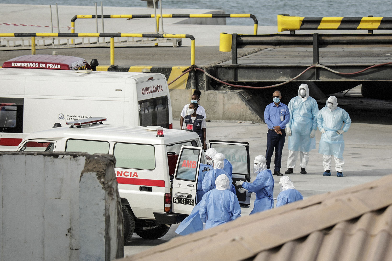 U.S. monitoring hantavirus cruise passengers; dozens left ship after 1st death​U.S. monitoring hantavirus cruise passengers; dozens left ship after 1st death 