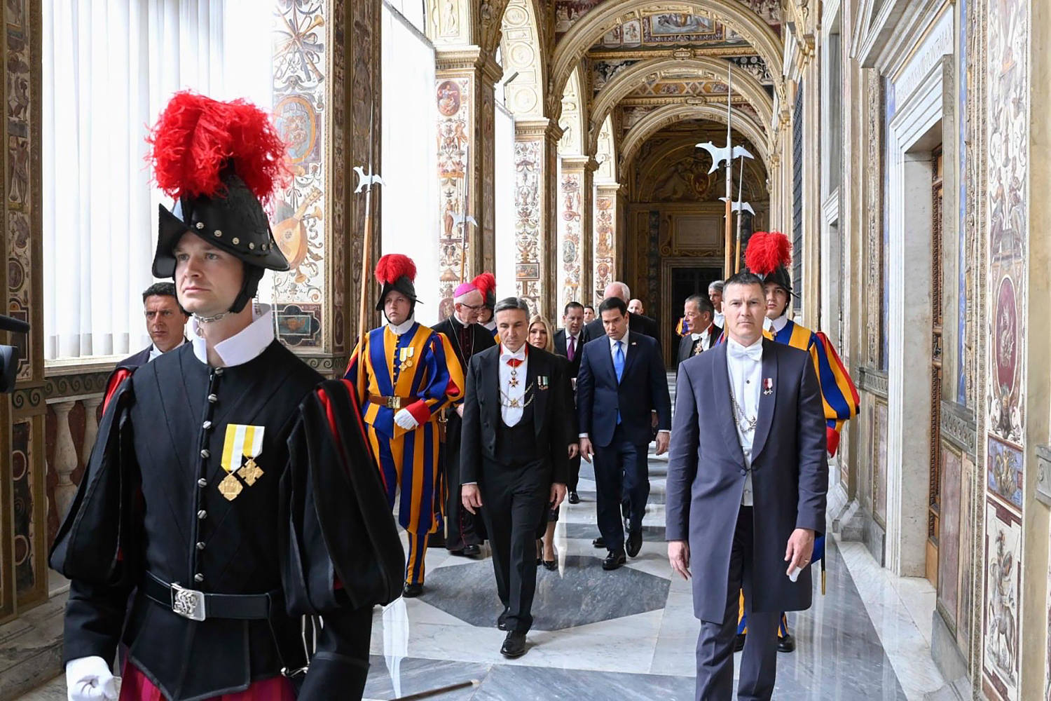 Marco Rubio meets with Pope Leo after Trump’s criticism over Iran war