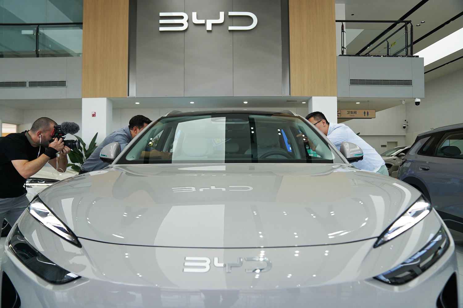 Chinese EVs take the world by storm — except in the United States