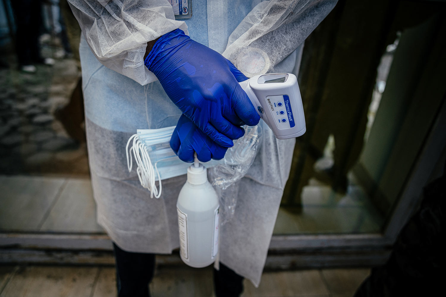 Misinfo, strained resources and armed conflict hamper Ebola response