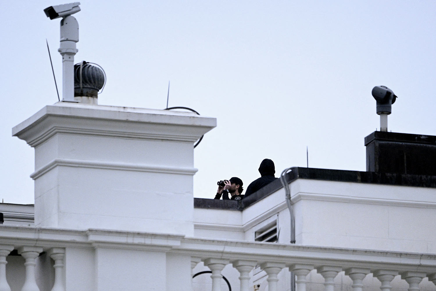 Secret Service kills man who opened fire at White House security checkpoint