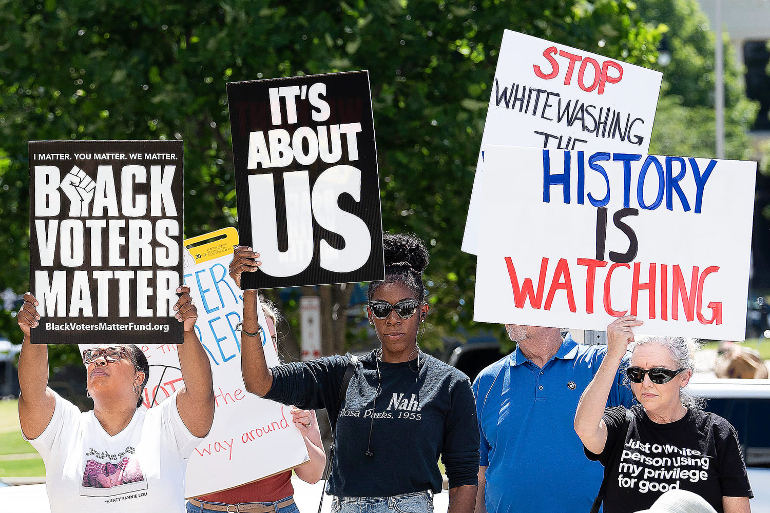 Supreme Court allows Alabama to use congressional map that eliminates a majority-Black district
