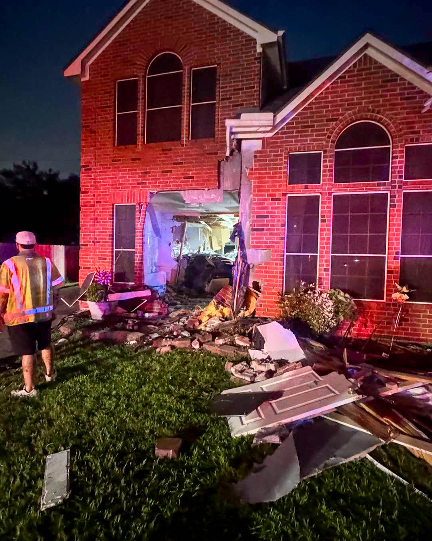 1 person killed after Tesla on autopilot crashes through Texas home