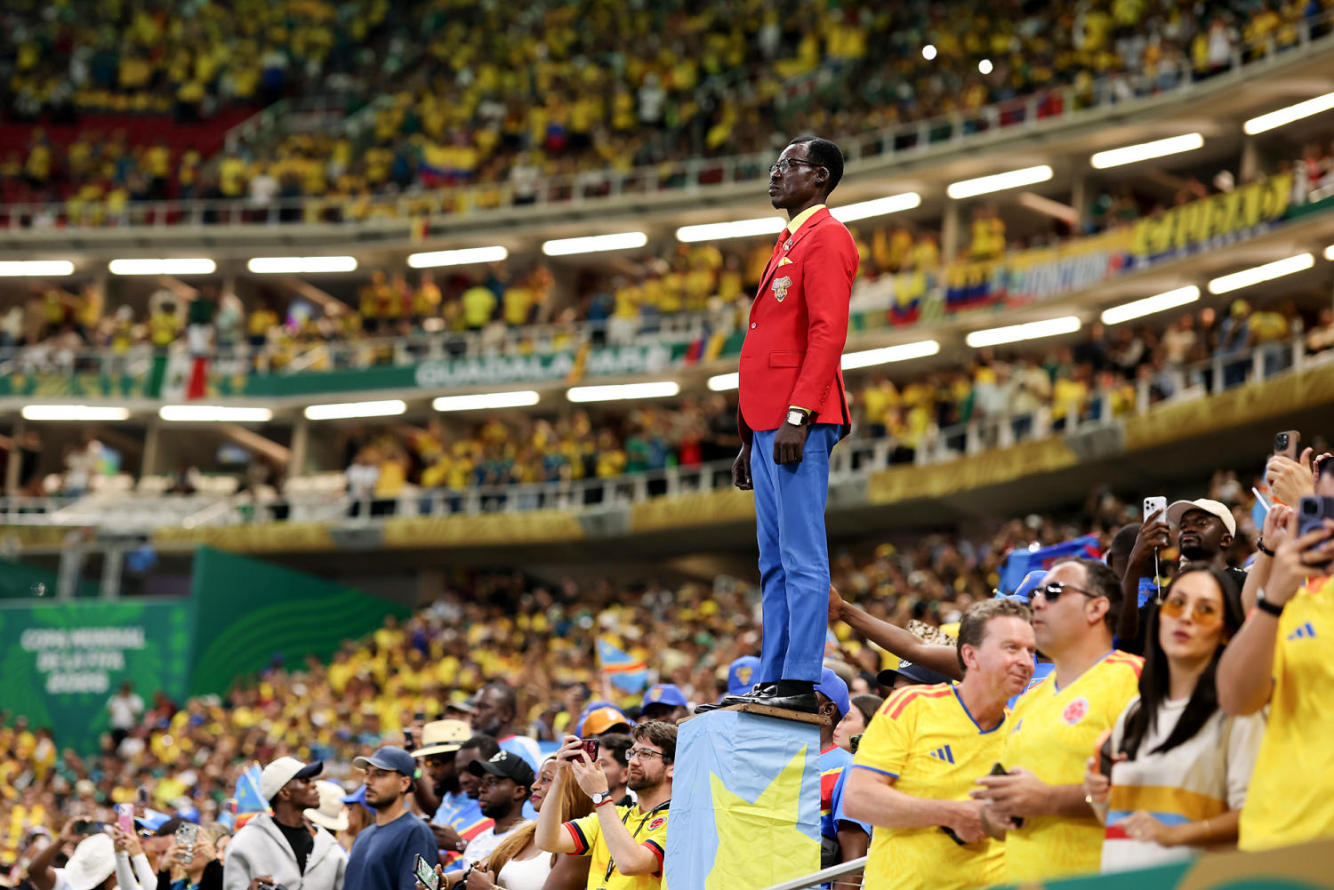 The Viking Row, a human statue and a Tartan takeover: World Cup trends capture U.S. hearts