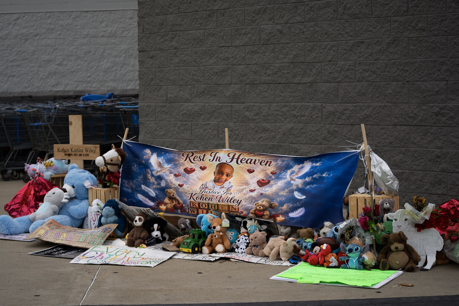 Family of 1-year-old boy fatally shot by Mississippi police say goodbye, as questions remain