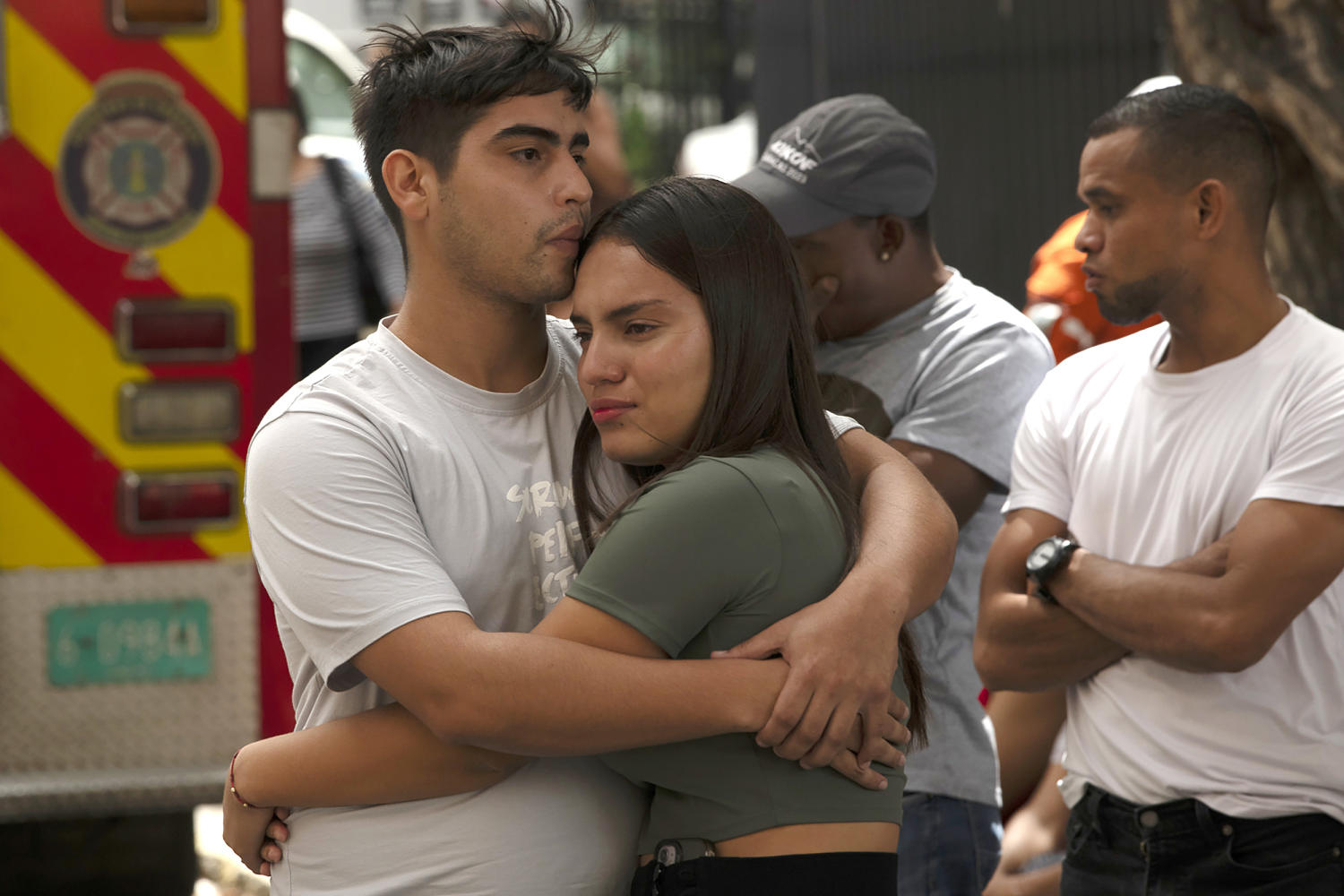 Venezuelans search through rubble as earthquake death toll rises