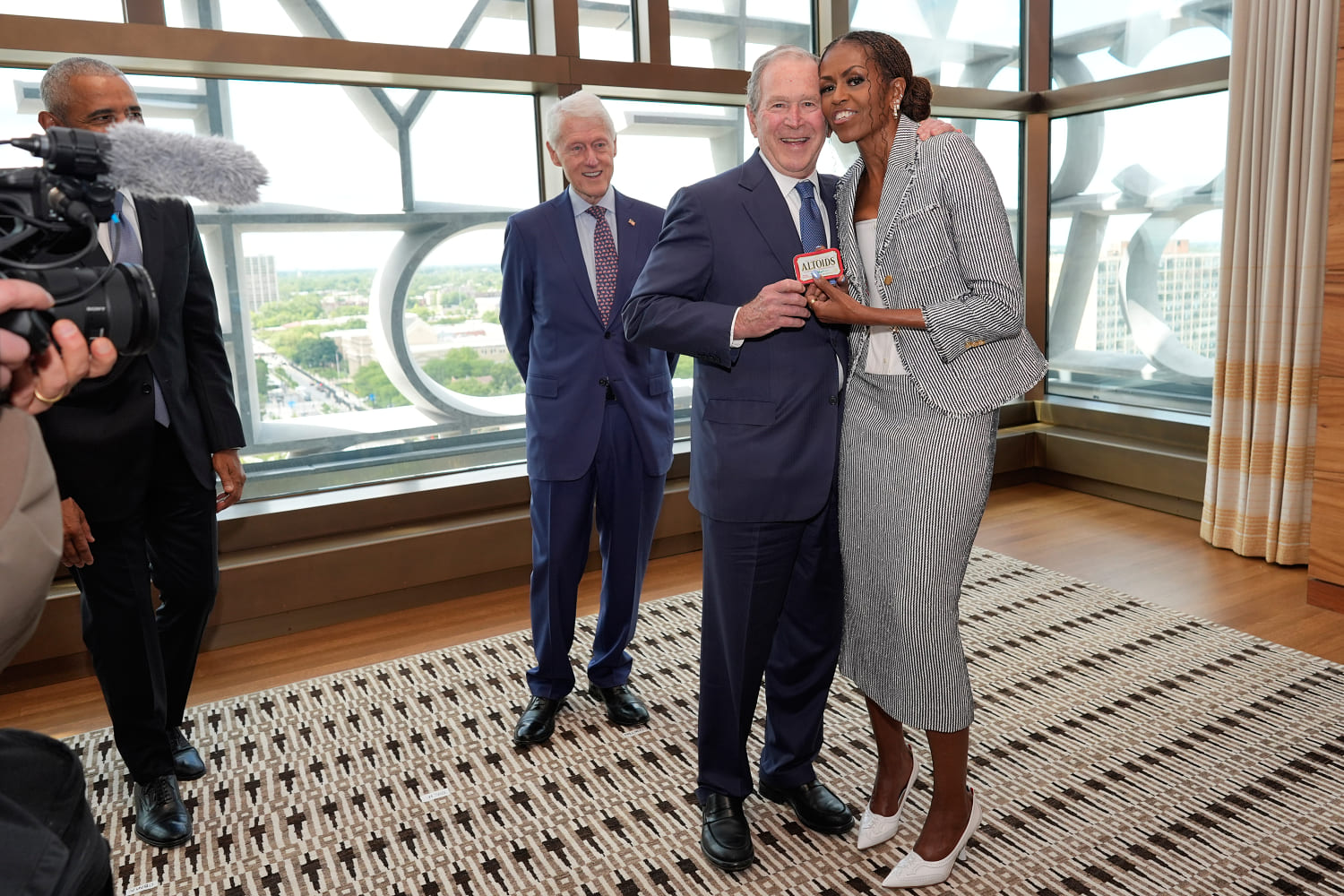 George W. Bush and Michelle Obama Have Sweet Reunion, Complete With a Mint Moment