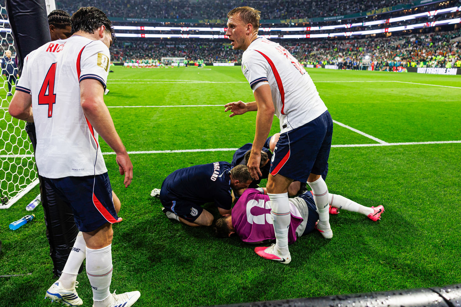 England’s Jordan Henderson suffers injury during ‘Wonderwall’ celebration after World Cup win
