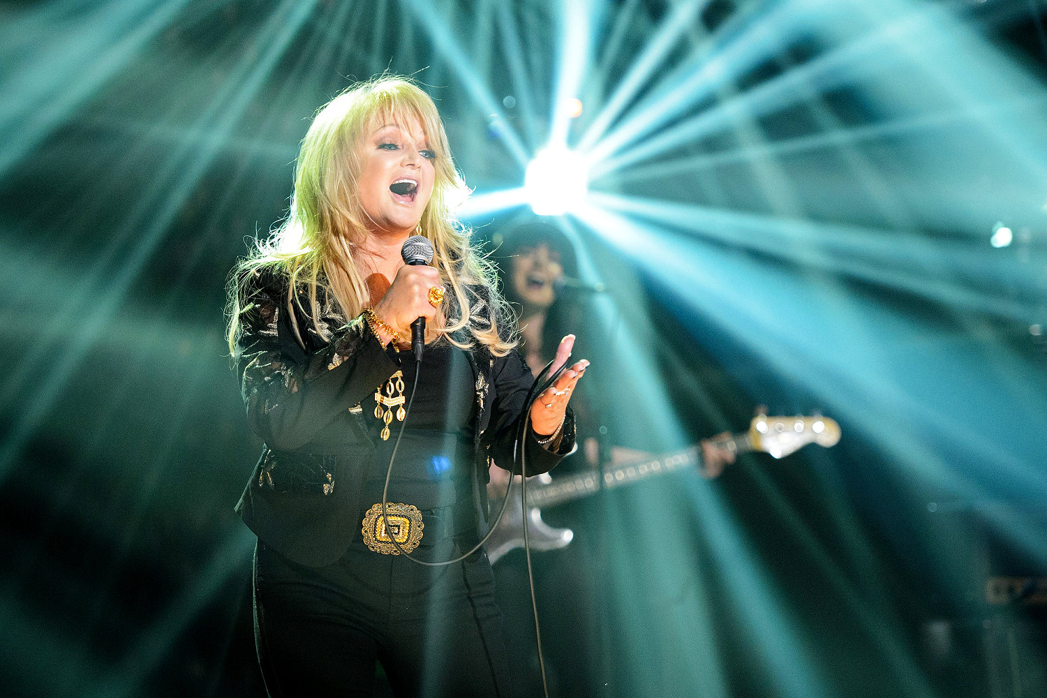 Bonnie Tyler, singer famed for ‘Total Eclipse of the Heart,’ dies at 75