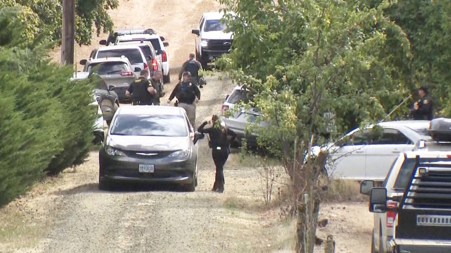 5 people and multiple animals killed on rural Oregon property, with suspect found dead